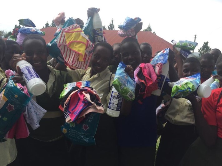 XM慈善 – 援助乌干达女孤
